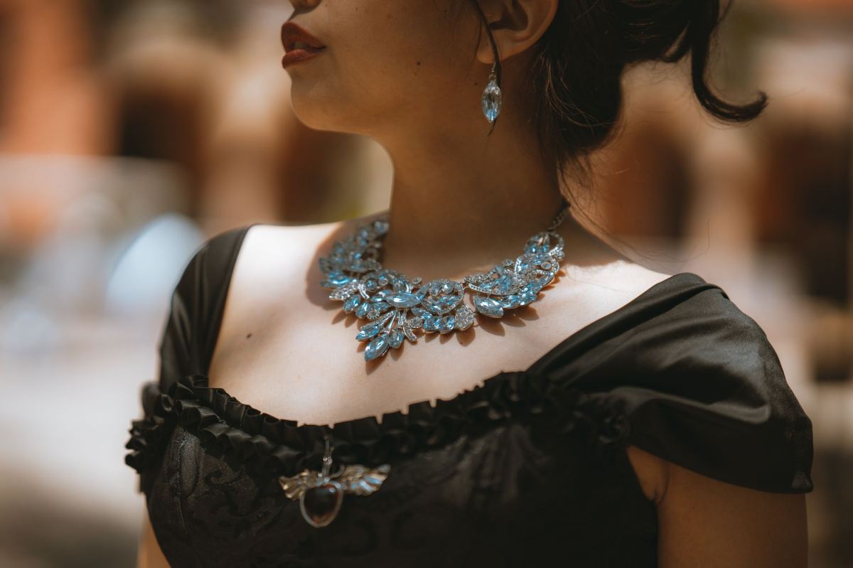 Accessorizing 101: Elevating Any Outfit With the Right Details