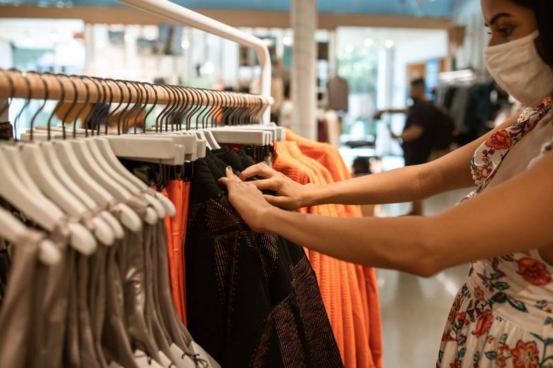 Shopping Smart: How to Buy Quality Clothes on a Reasonable Budget